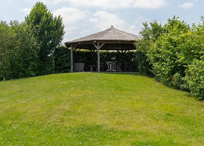 Buitengewoon Overnachten ロッジ Terheijden